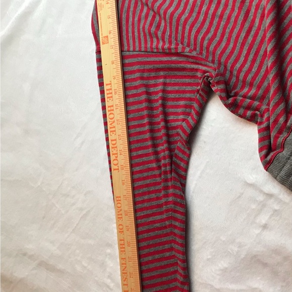 Lizsport Vintage Light Sweater  Liz Claiborne Pullover Grey Red Strips Small - Picture 7 of 8
